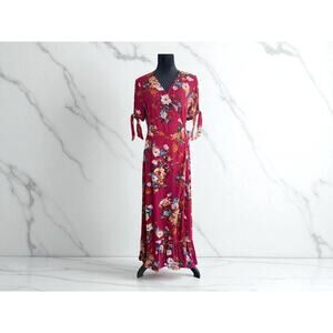 Red floral summer dress. Perfect for the beach or brunch with friends